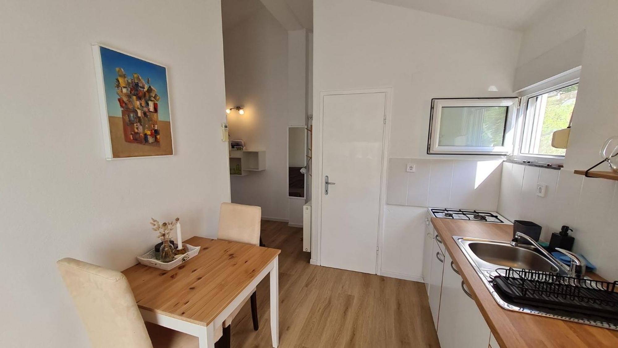Apartmani Ela Prvic Luka Exterior photo