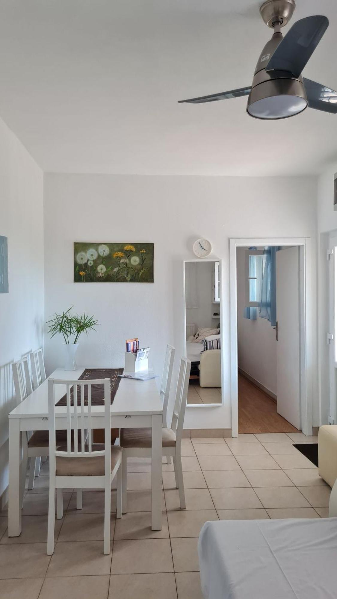Apartmani Ela Prvic Luka Room photo